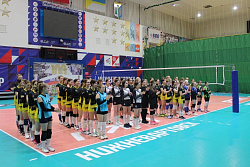  В СК "Самотлор" стартовало Открытое первенство Нижневартовска по волейболу среди команд девушек 2007-2008 гг.р. 