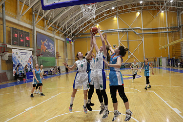 Баскетболистки СШОР "Самотлор" одержали победу в очередном матче первенства Югры по баскетболу среди юниорок до 17 лет.